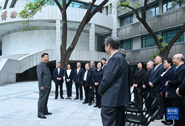 习近平：坚持党的领导传承红色基因扎根中国大地 走出一条建设中国特色世界一流大学新路