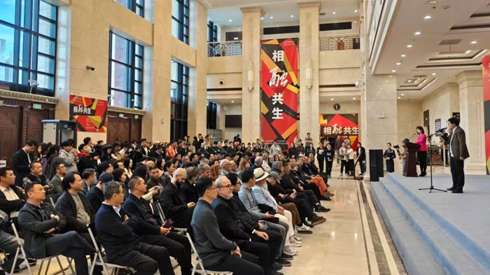 “相融共生：中德当代艺术展”江西省美术馆举行 对话总策划任戎