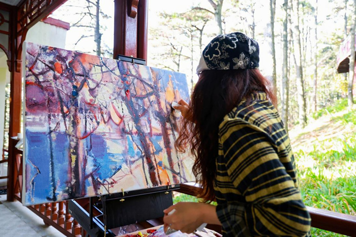 秋日庐山 色彩缤纷：35位油画名家情绘九江“山江湖城”