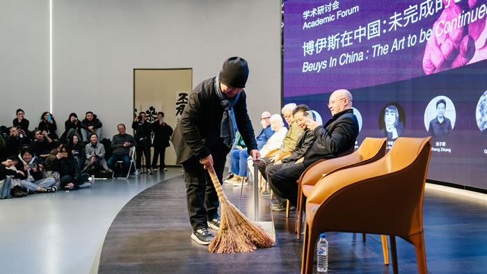 与博伊斯的跨时空对话：新绎美术馆《约瑟夫•博伊斯：7000个梦想》正式开幕