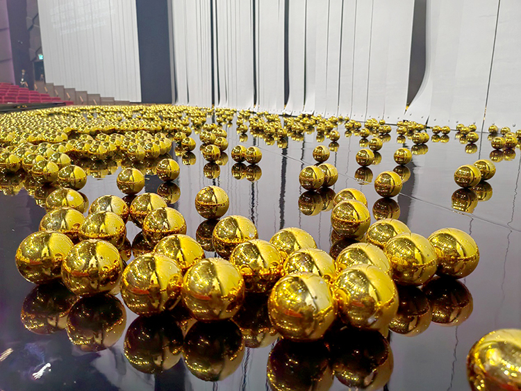 张艺谋新作《澳门2049》“隐藏式舞台”背后的故事