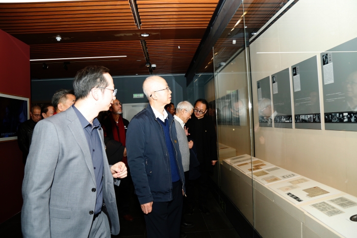 回望百年历史 致敬巨匠精神：《百年巨匠》文献展在京开幕