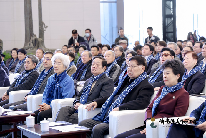 “济南韩美林艺术馆”开馆，阔别家乡多年游子表达“绿叶对根的情意”