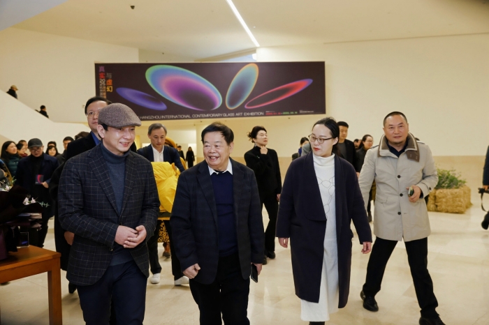 “真实与虚幻”：2025杭州国际当代玻璃艺术展举行