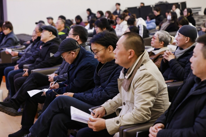 “真实与虚幻”：2025杭州国际当代玻璃艺术展举行