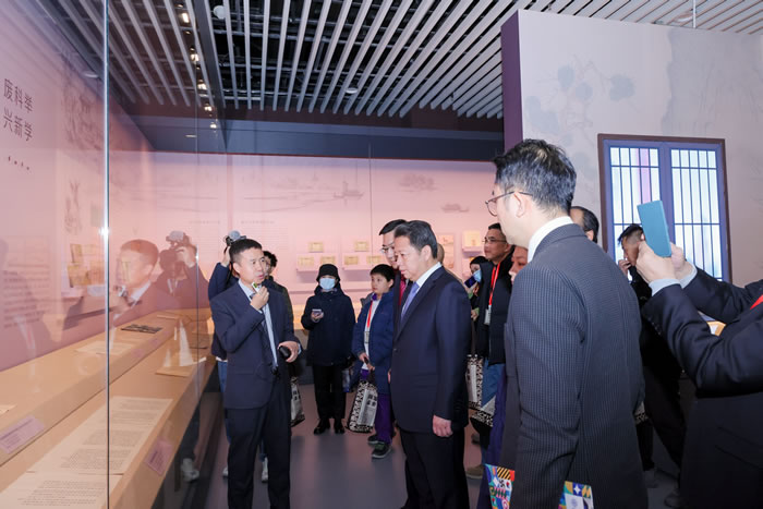 中国基础美术教育文献展——在美术教育的前世今生中重见你我