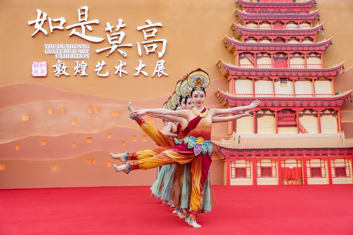 9座洞窟、300件壁画与彩塑 全球最大敦煌艺术展“如是莫高”在京展出