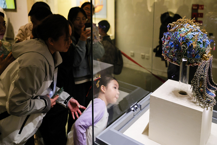 第100万件！国博凤冠冰箱贴缘何如此受宠？