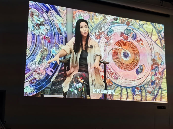 女性艺术大展“自我的呈现”：叩响从“她是谁”到“我是谁”的集体追问