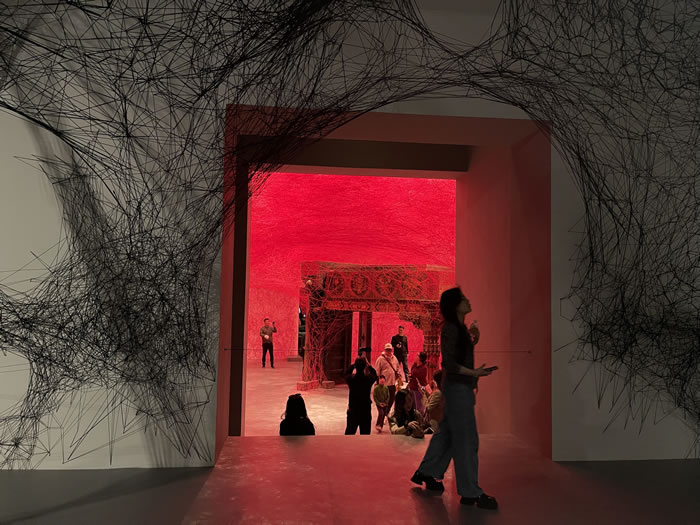 盐田千春"静寂之空"：在地性创作重构东方空性哲思