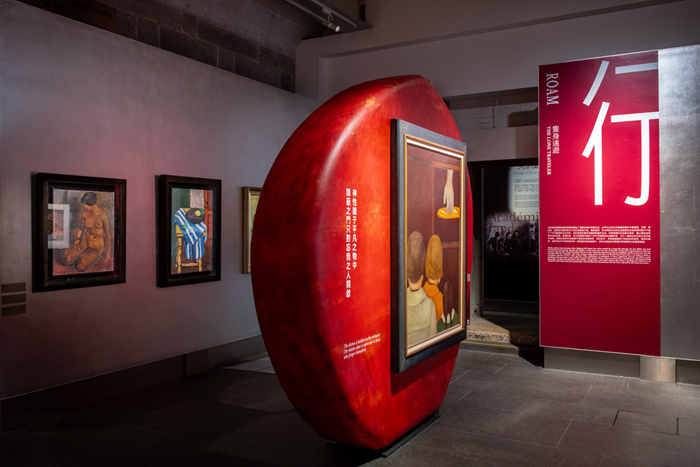 重塑被遗忘的她——“玩·具：贺慕群百年回顾展”香港举行