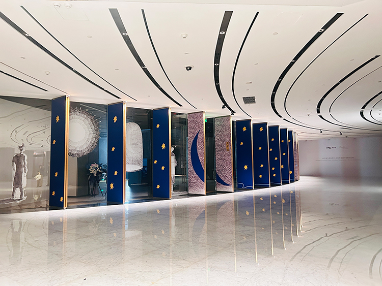 月亮先生列昂个展开幕：在深圳收到一封“月亮来信”