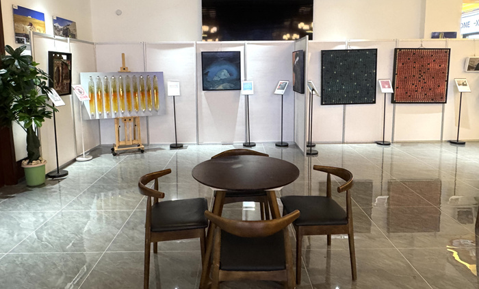 ​“巅峰绘梦·沪藏情深——定日珠峰当代艺术展”圆满开展