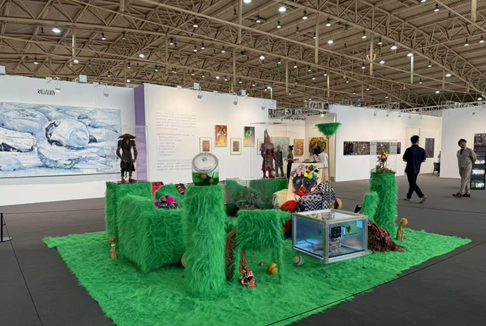 “凹凸”之间，艺术共生——2025年北京当代・艺术博览会落幕