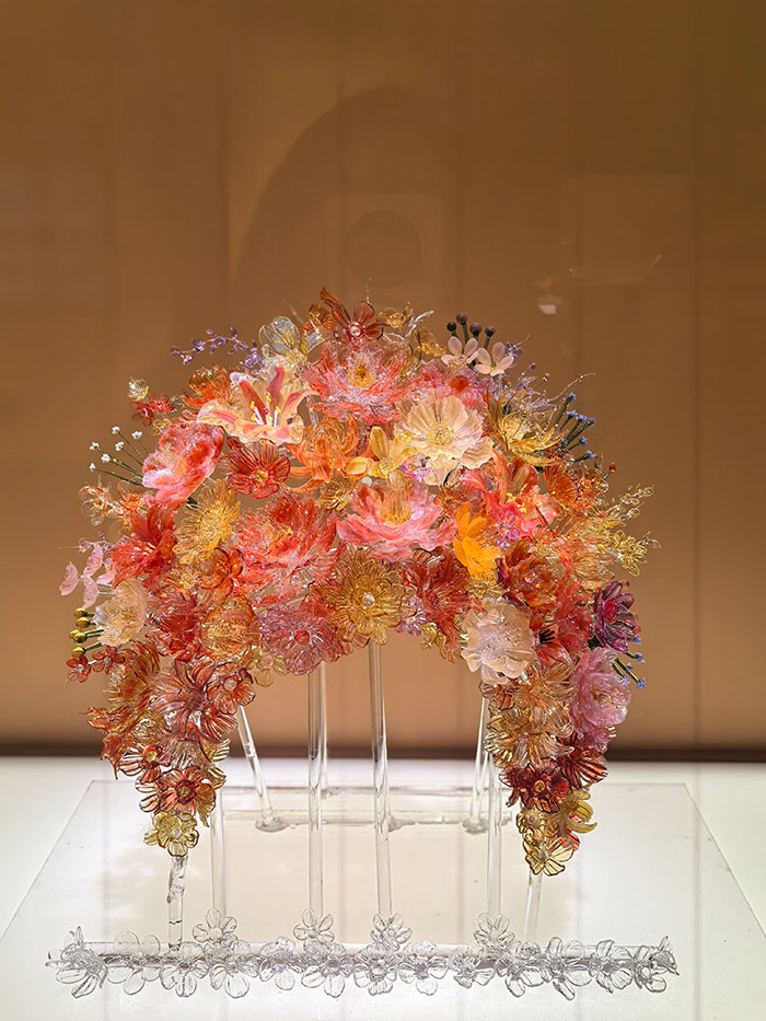 清凉剔透 流光溢彩——淄博琉璃艺术竟然这么美！