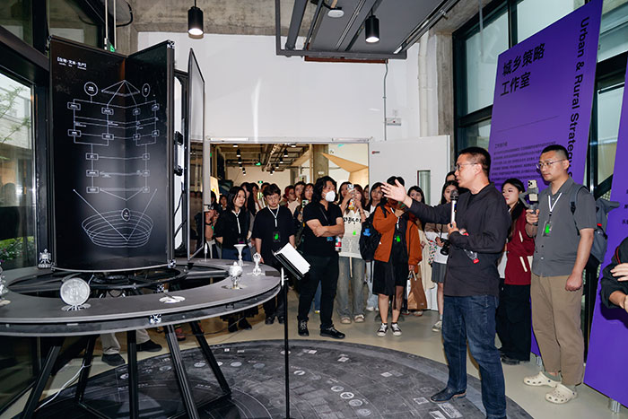 一画开天，变化万千——“七十二变·2025中国美术学院毕业季”开幕