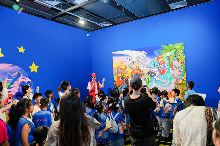 在不同艺术小镇遇见“龙虾先生”：艺术潮汐里的波普主义哲学