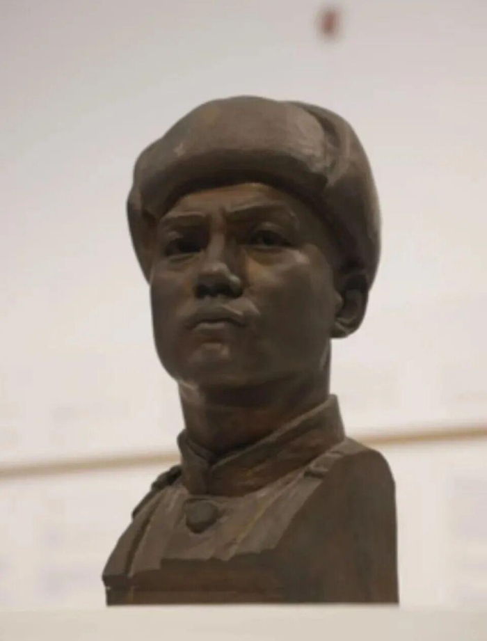 塑脉百年：从泥火丰碑到数字凿宇的浙江雕塑史诗