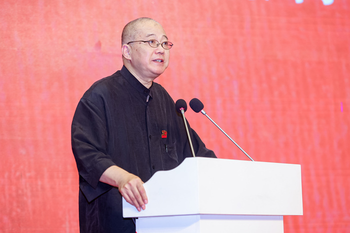 中国油画学会成立三十年 最大规模油画展亮相上海美术馆