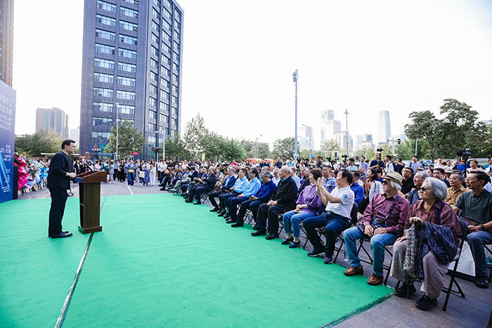 “心向天宇——刘巨德艺术作品展”在今日美术馆开幕