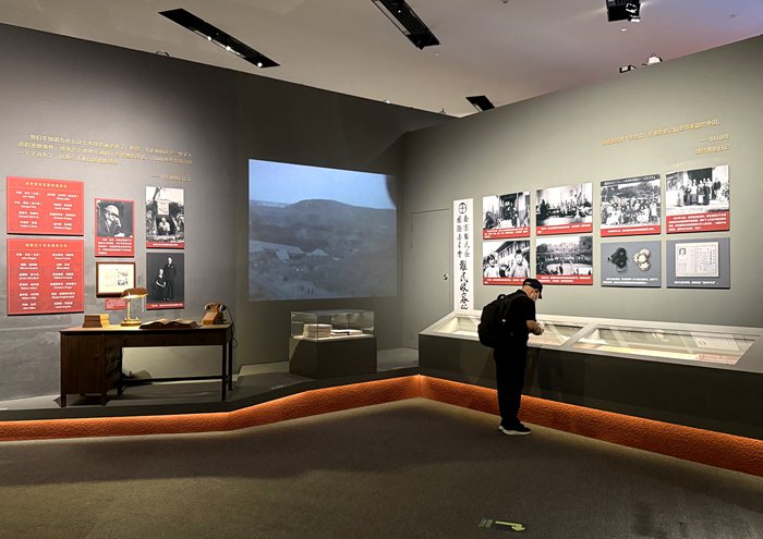 300余件套实物和400余张照片：国博“讲述”国际友人与中国抗战