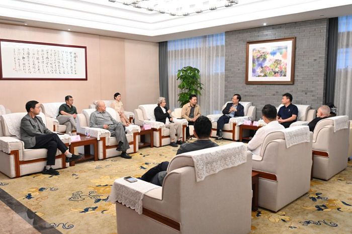 庆祝中意建交55周年 意大利当代艺术展在常州美术馆开幕