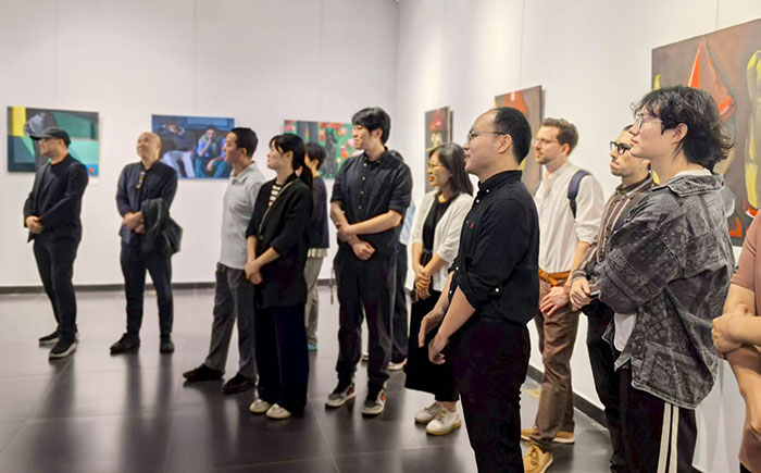 季海洋个展《偷月亮的人》：照见艺术的纯粹与真实