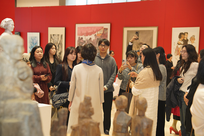 我们：与时代同行——当代中国女艺术家优秀作品展在京举行