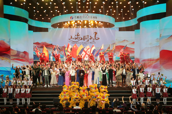 第13届中国国际民间艺术节在广东佛山开幕