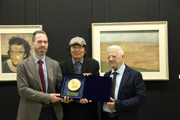 朝戈荣获佛罗伦萨双年展“伟大的洛伦佐终身成就奖”