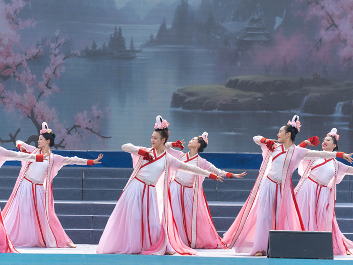 千年诗韵 相聚诗城：第37届马鞍山李白诗歌节开幕